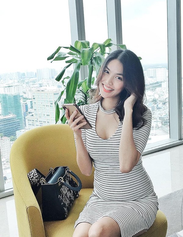 Mang cả núi đồ đi du lịch, Lan Khuê đích thị là bà bầu sành điệu nhất Vbiz - 14