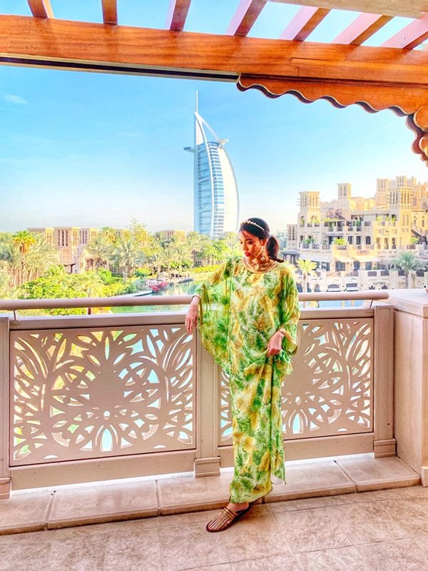 Mang cả núi đồ đi du lịch, Lan Khuê đích thị là bà bầu sành điệu nhất Vbiz - 1