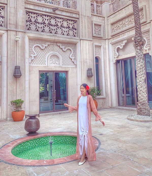 Mang cả núi đồ đi du lịch, Lan Khuê đích thị là bà bầu sành điệu nhất Vbiz - 2