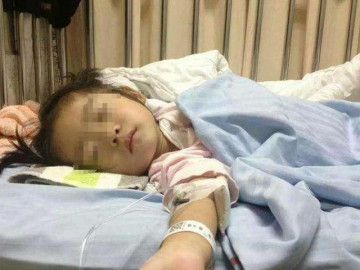 Con 4 tuổi rơi từ ban công, mẹ hét một câu, bà tức giận nhưng bác sĩ khen “Đúng lắm”