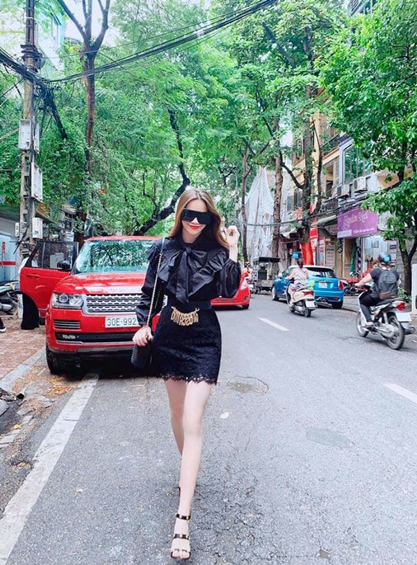 Dạo gần đây, Hồ Ngọc Hà luôn dùng gam màu này để chứng tỏ đẳng cấp thời trang của mình! - 2