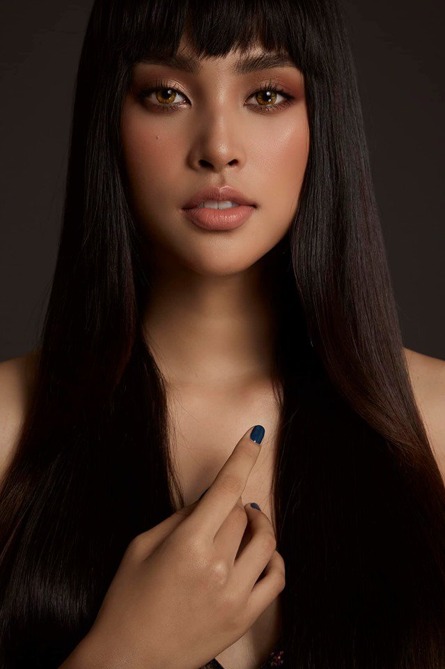 Lần đầu cắt tóc mái bằng, Tiểu Vy ghi điểm với phong cách gợi cảm, quyến rũ - 8