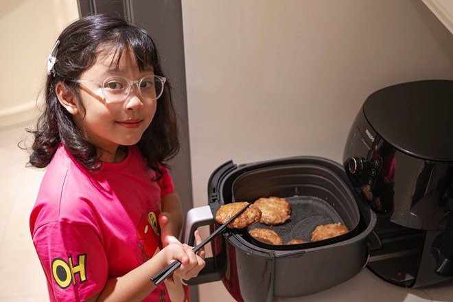Nhà nữ MC VTV đảm cả mẹ cả con, bữa cơm amp;#34;nhanh như chớpamp;#34; mà ai nhìn cũng xuýt xoa - 17