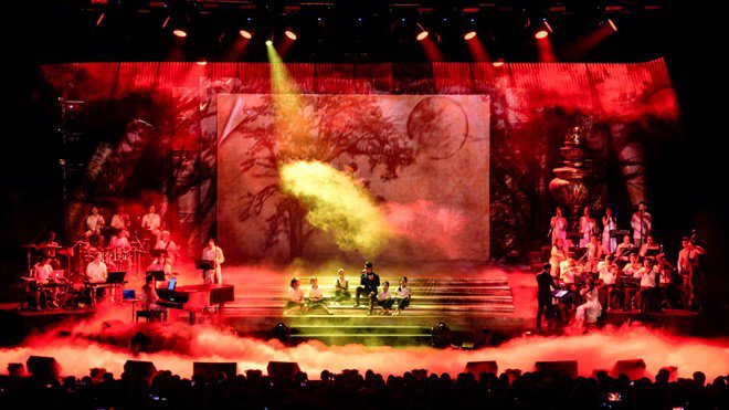 Nhìn lại liveshow amp;#34;Truyện ngắnamp;#34;, khán giả háo hức chờ 2 đêm diễn tiếp theo của Hà Anh Tuấn - 1