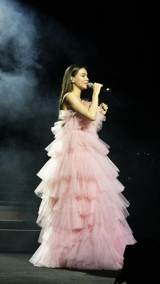 Nhìn lại liveshow amp;#34;Truyện ngắnamp;#34;, khán giả háo hức chờ 2 đêm diễn tiếp theo của Hà Anh Tuấn - 8