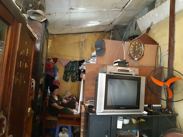 Vợ chồng 33 năm sống trên nóc nhà vệ sinh ở phố cổ: “Tôi chạy mất dép đêm tân hôn” - 7