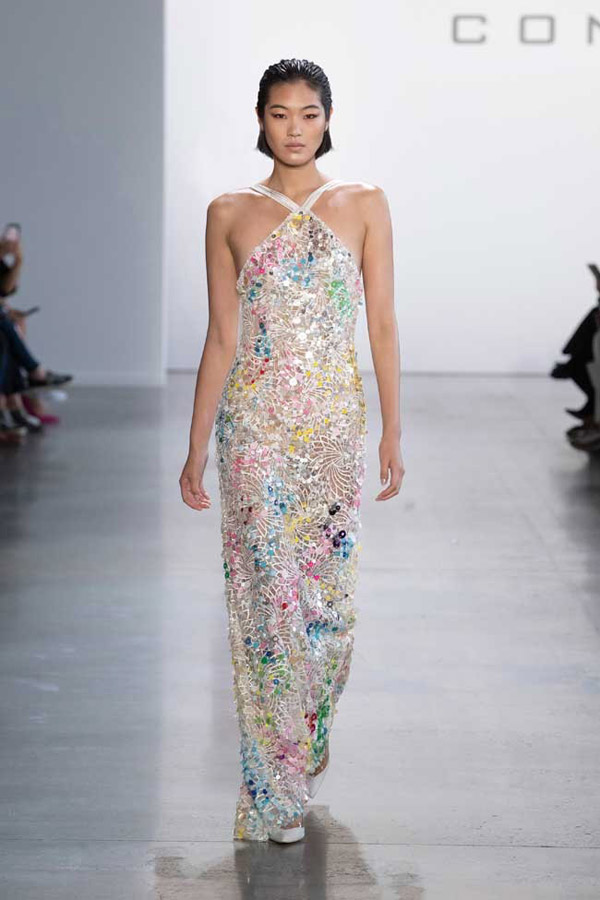 Công Trí và Châu Bùi cùng “đụng hàng” phụ kiện tại NYFW - 2