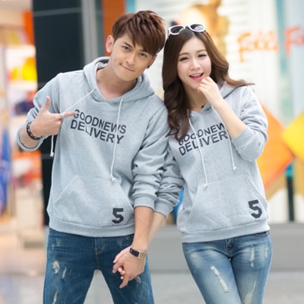 thu dong nay cac cap tinh nhan hay dien nhung kieu ao hoodie doi vua dep vua am ap - 1