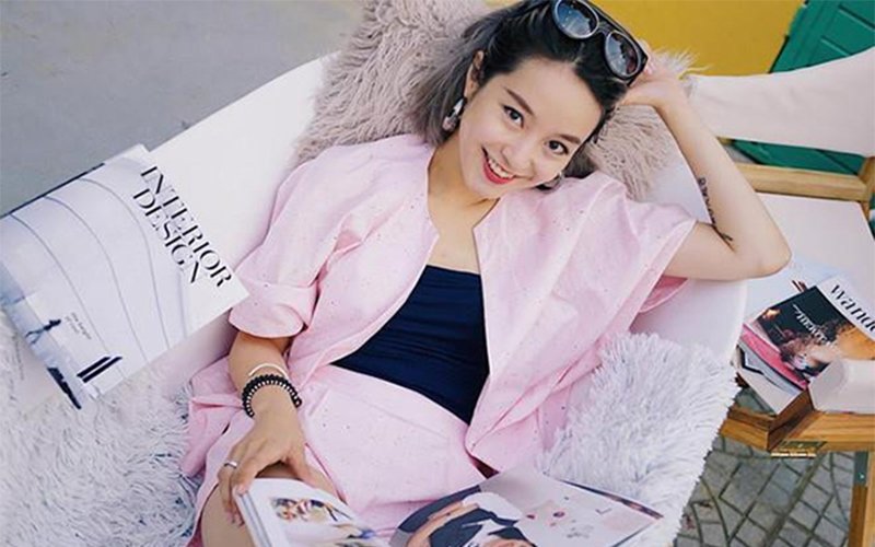 3. Hot girl đời đầu Mi Vân hạnh phúc sau 2 lần kết hôn

Mi Vân tên đầy đủ là Nguyễn Mi Vân, sinh năm 1988, từng nổi lên như một hiện tượng vào thời điểm những năm 2005 - 2006. Cô được biết đến là một trong những hot girl đời đầu đình đám nhất Hà Nội.

