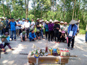 Tin tức - Tai nạn khiến 3 mẹ con tử vong: Ám ảnh chiếc bánh sinh nhật đặt trên quan tài cháu bé