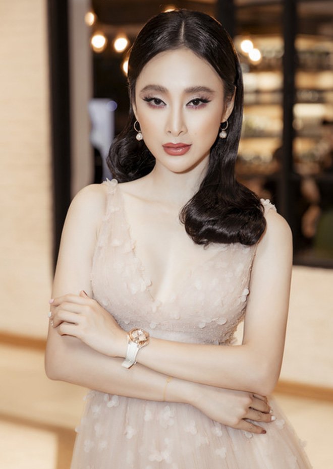 Quá tay son phấn, Angela Phương Trinh gây hoảng vì gương mặt “vừa già vừa đơ” - 1