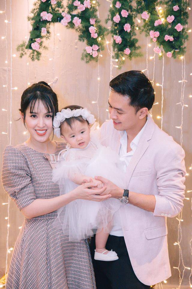 van anh - tu vi: cap bo me tre so huu phong cach dien do doi "chap" moi mau sac - 3