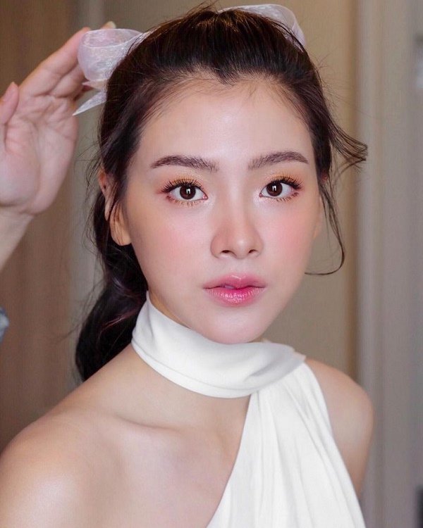 Vốn xinh biết bao nhiêu, nữ ca sĩ Hàn khiến fan khóc thét với màn tự make-up “sương sương” - 11