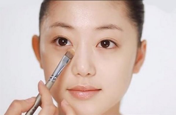 Vốn xinh biết bao nhiêu, nữ ca sĩ Hàn khiến fan khóc thét với màn tự make-up “sương sương” - 10