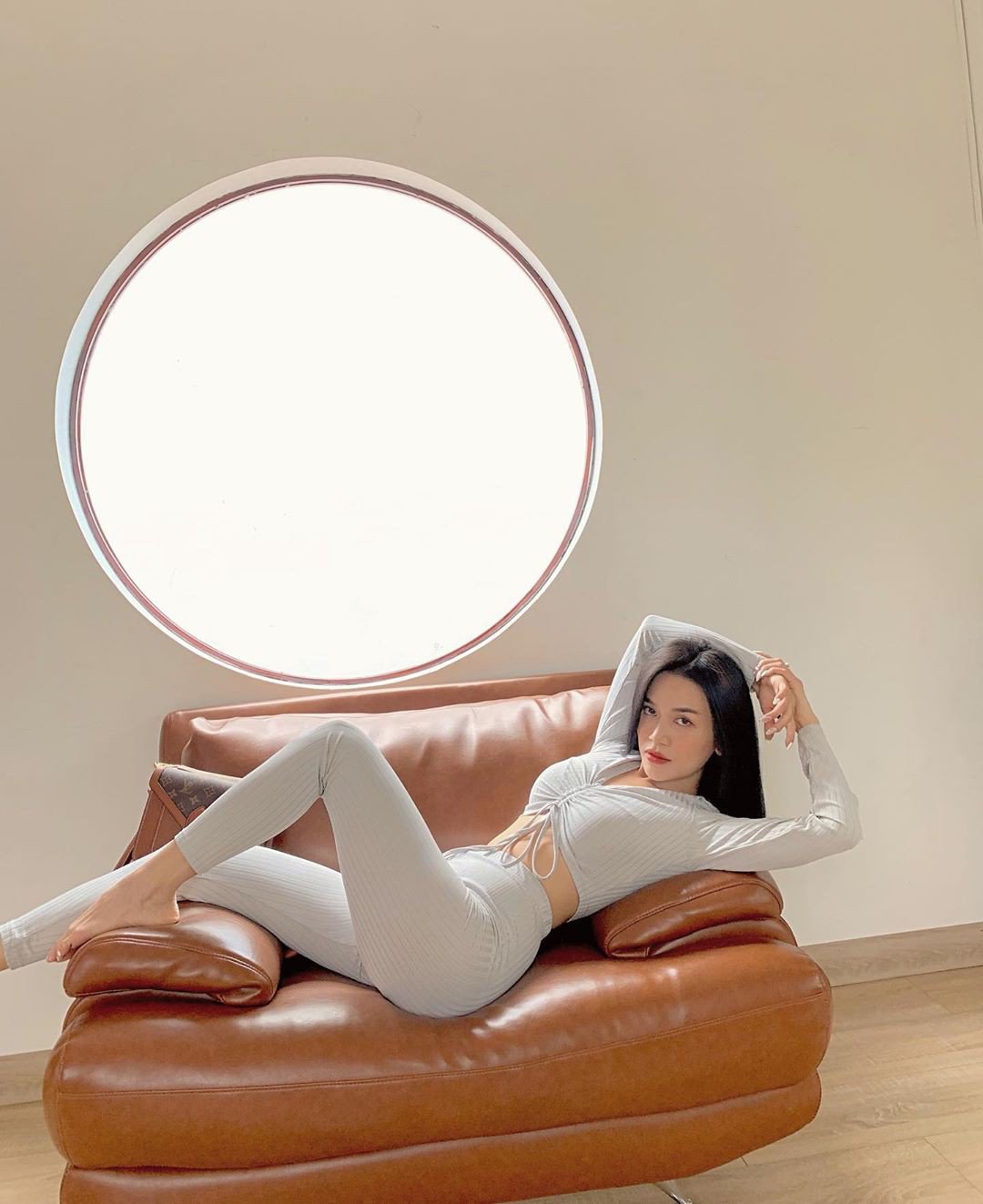 amp;#34;Cânamp;#34; sắc vóc của người đẹp Vbiz nhận mình giống Song Hye Kyo: cái gì cũng khác trừ điểm này - 13