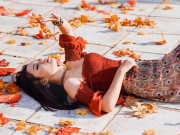 Lifestyle - Giới trẻ Hà Thành đổ xô “check in” tại con đường lá đỏ lãng mạn như phim Hàn