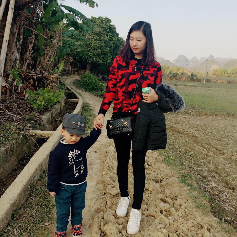 Cho con xem iPad từ 6 tháng tuổi, mẹ Cao Bằng lặng người khi nghe bác sĩ kết luận - 2