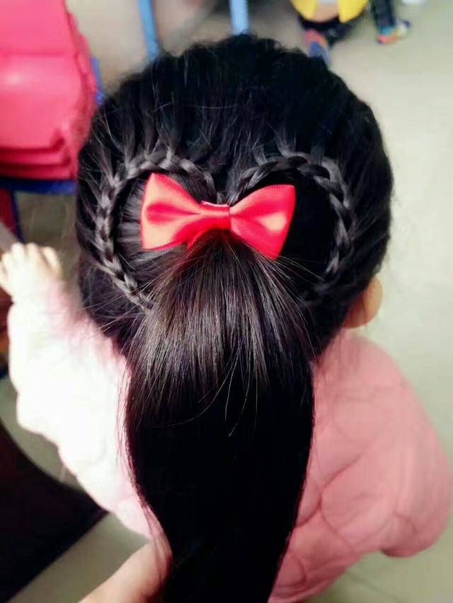 Cô giáo mầm non tết 20 kiểu tóc cho con suốt tháng, mẹ biết chuyện vô cùng tức giận - 1