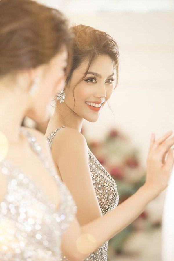 Ngày lên xe hoa, các bà các mẹ ngày xưa trang điểm khác chúng ta như thế nào? - 11