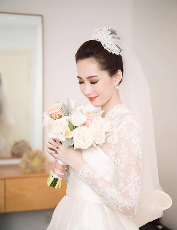 Ngày lên xe hoa, các bà các mẹ ngày xưa trang điểm khác chúng ta như thế nào? - 10