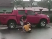 Tin tức - Cựu cán bộ công an đánh vợ cũ dã man tại sân bệnh viện gây phẫn nộ