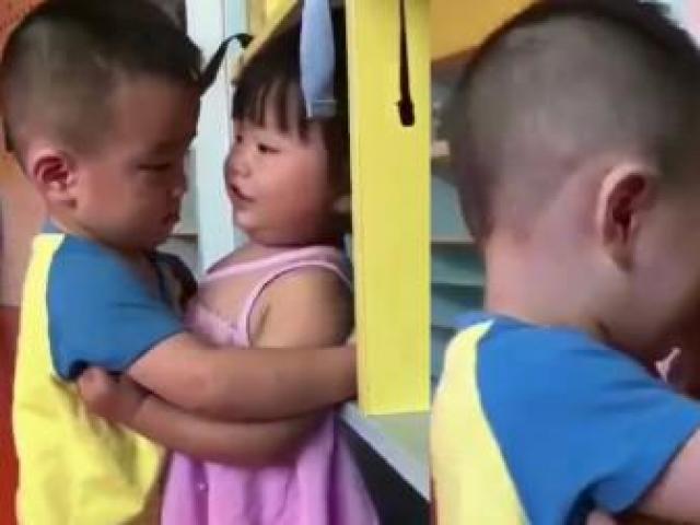 Con đi học hôn bạn, cô giáo gửi ảnh cho bố và phản ứng của bố: Không phải tôi dạy!