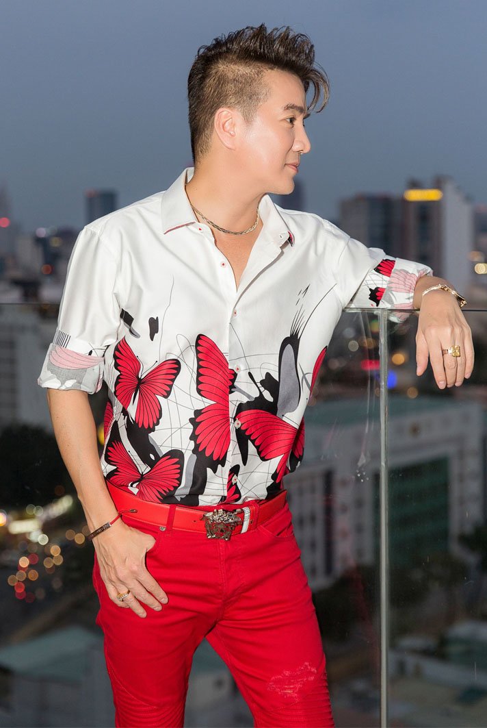 Diện cả cây đỏ đi chấm thi, Đàm Vĩnh Hưng chứng tỏ danh xưng quý ông sành điệu của Vbiz - 4