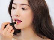 Làm đẹp - Son dưỡng môi - Món đồ không thể thiếu trong túi xách của phái đẹp mùa hanh khô