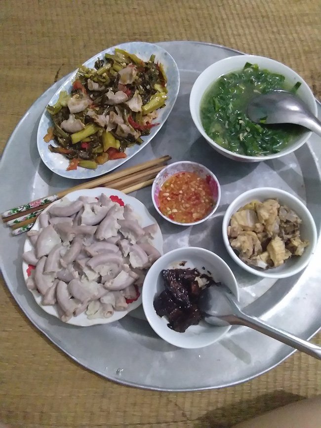Tiêu chỉ 2 triệu/tháng mẹ chồng vẫn kêu hoang, nhìn bữa cơm mà chị em bức xúc - 2