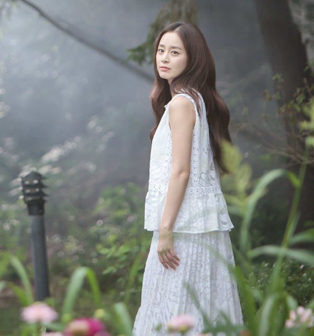 Kim Tae Hee: Không còn là nữ chính ngôn tình, không là công chúa chờ hoàng tử - 8