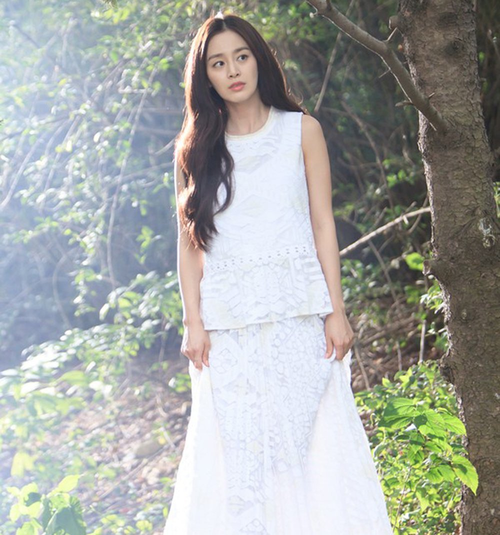 Kim Tae Hee: Không còn là nữ chính ngôn tình, không là công chúa chờ hoàng tử - 9