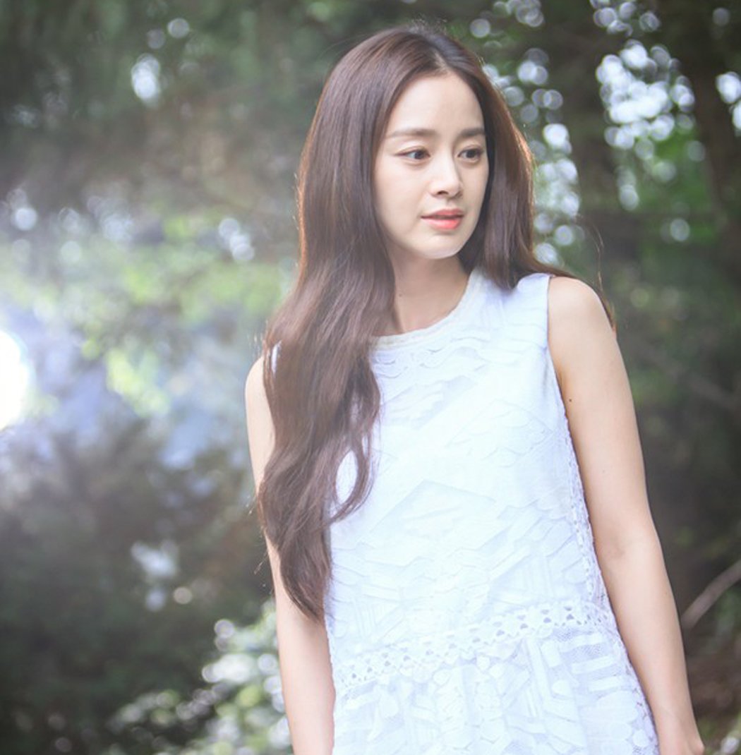 Kim Tae Hee: Không còn là nữ chính ngôn tình, không là công chúa chờ hoàng tử - 11
