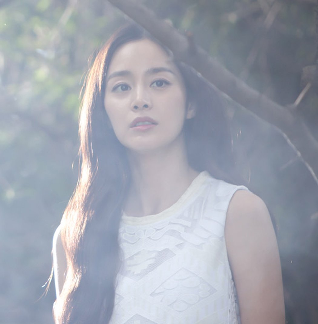 Kim Tae Hee: Không còn là nữ chính ngôn tình, không là công chúa chờ hoàng tử - 10