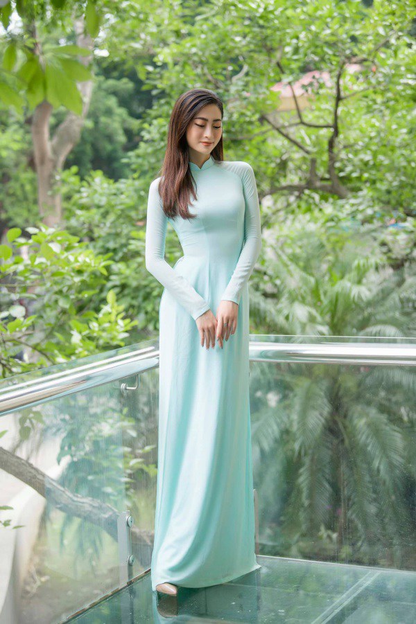 Đang mùa thi cử mà sợ béo, Lương Thuỳ Linh chăm chỉ tranh thủ ca trưa trốn đi tập gym - 7