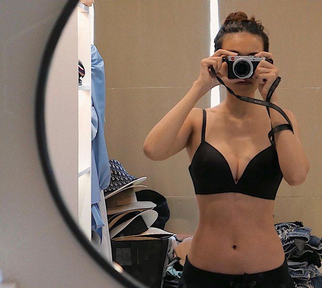 Sao Việt 24h: Hoài Linh bị thương phải băng chân, fan vừa thương vừa buồn cười - 13