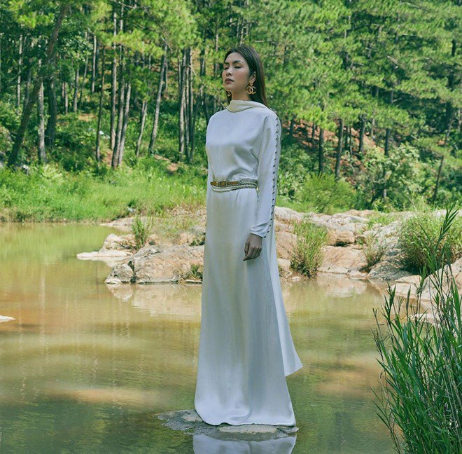 Sao Việt 24h: Hoài Linh bị thương phải băng chân, fan vừa thương vừa buồn cười - 12