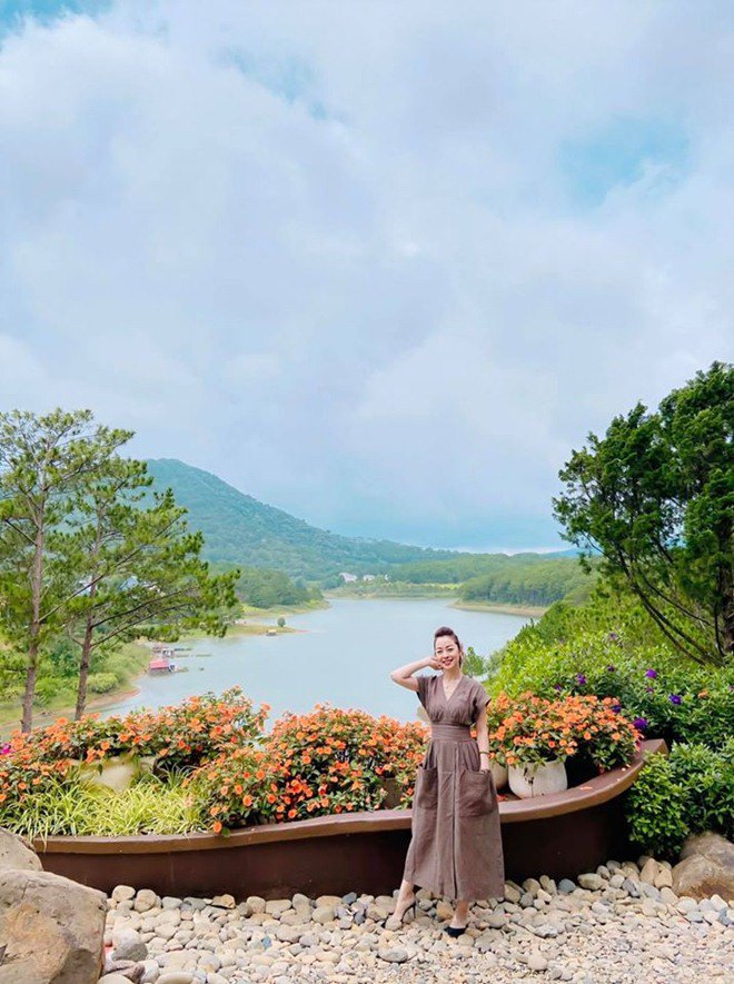 Sao Việt 24h: Chân dung cô bé được Hoa hậu Hamp;#39;Hen Niê coi như con ruột - 21