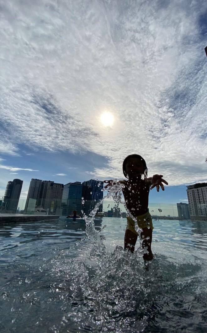 Sao Việt 24h: Chân dung cô bé được Hoa hậu Hamp;#39;Hen Niê coi như con ruột - 5