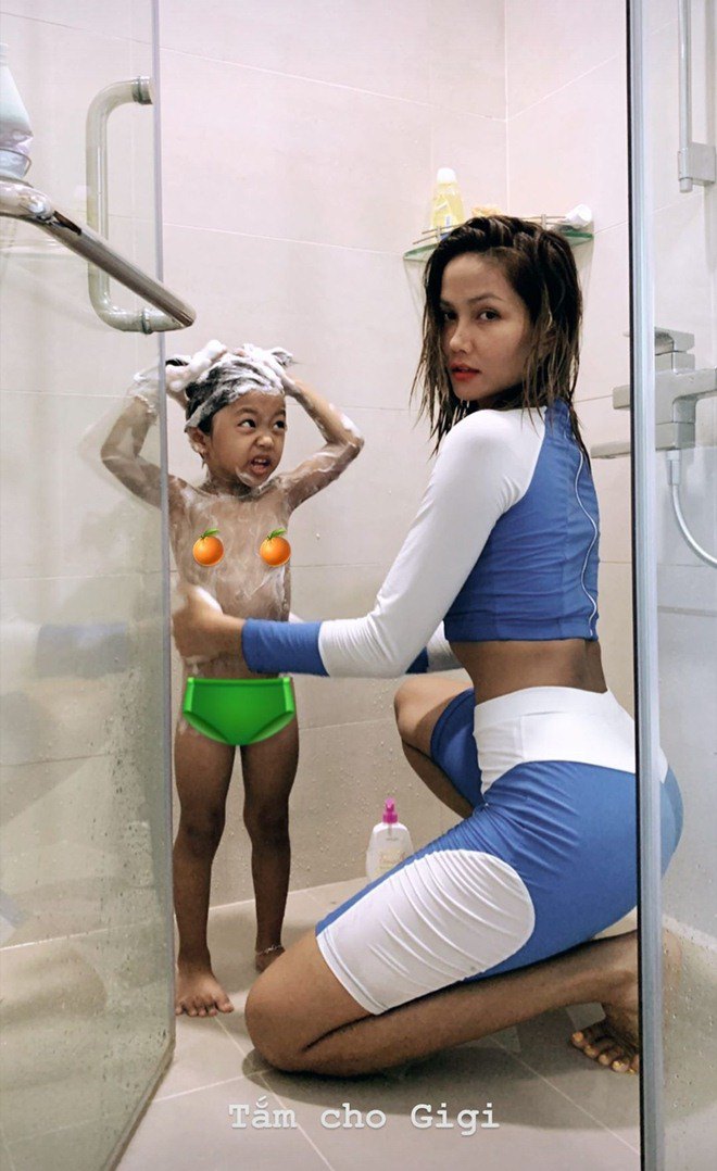 Sao Việt 24h: Chân dung cô bé được Hoa hậu Hamp;#39;Hen Niê coi như con ruột - 7