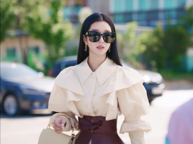 Tình mới của Kim Soo Hyun: Mỹ nhân vô danh nổi tiếng sau 1 đêm, thân hình cực nóng bỏng