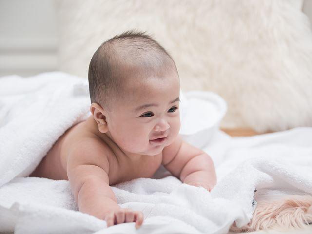 Cách mát xa cho trẻ sơ sinh dễ ngủ, dễ tiêu hóa, lợi ích đủ đường - 1