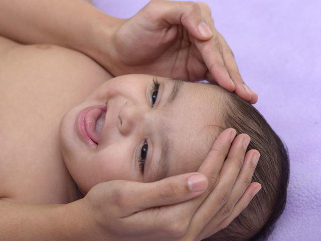 Cách mát xa cho trẻ sơ sinh dễ ngủ, dễ tiêu hóa, lợi ích đủ đường - 7