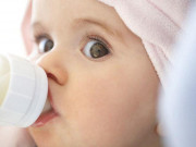 Làm mẹ - Lượng sữa sơ sinh bao nhiêu là đủ để bé tăng cân, phát triển tốt nhất?