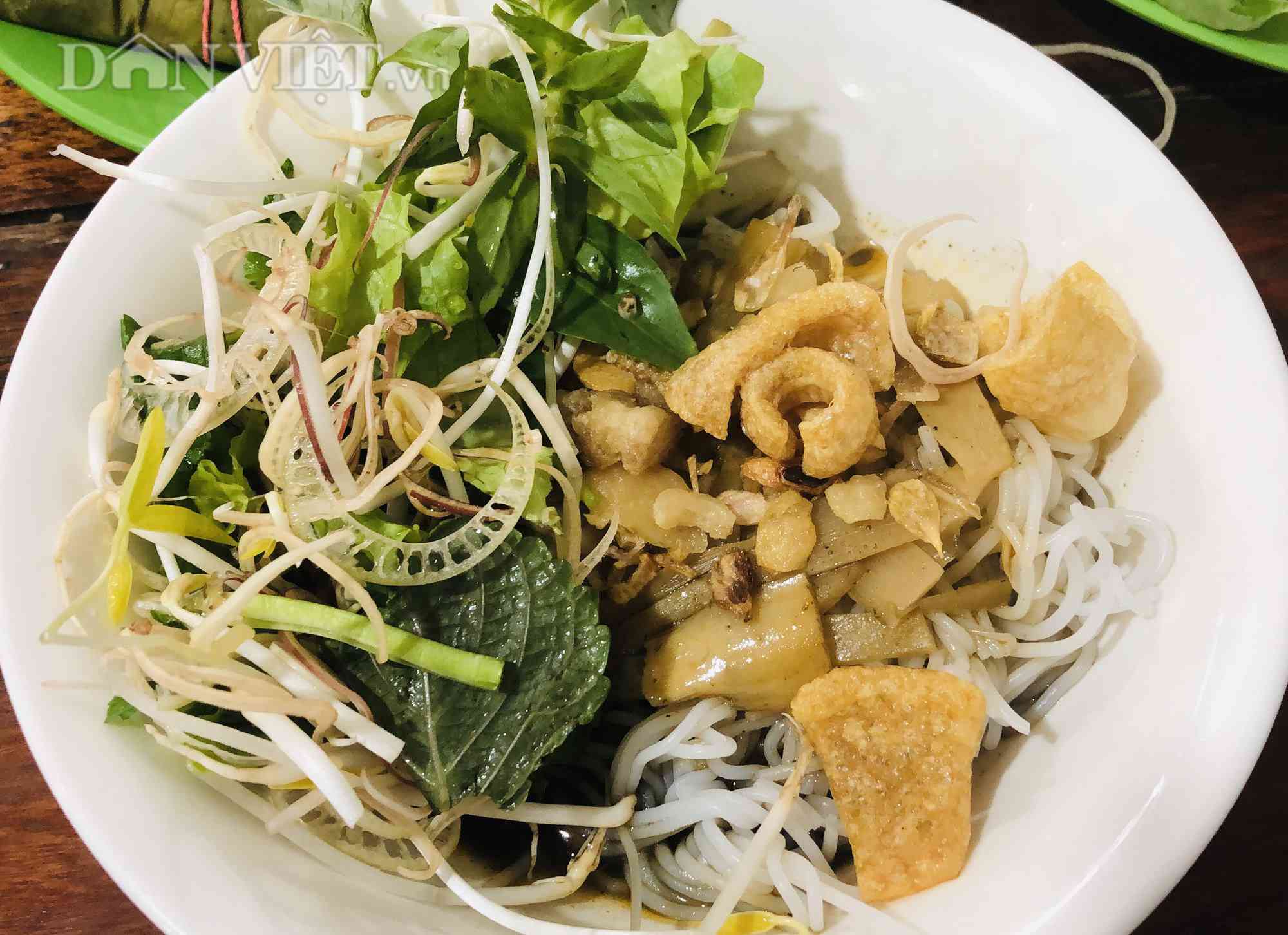 Bún cua thối, vừa ăn vừa bịt mũi thế mà là đặc sản, ăn riết rồi nghiền - 7