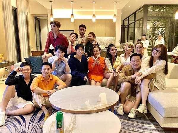 Nhìn quà sinh nhật toàn hàng hiệu của Hari Won, tính tổng sơ sơ cũng hơn cả tỷ đồng - 7