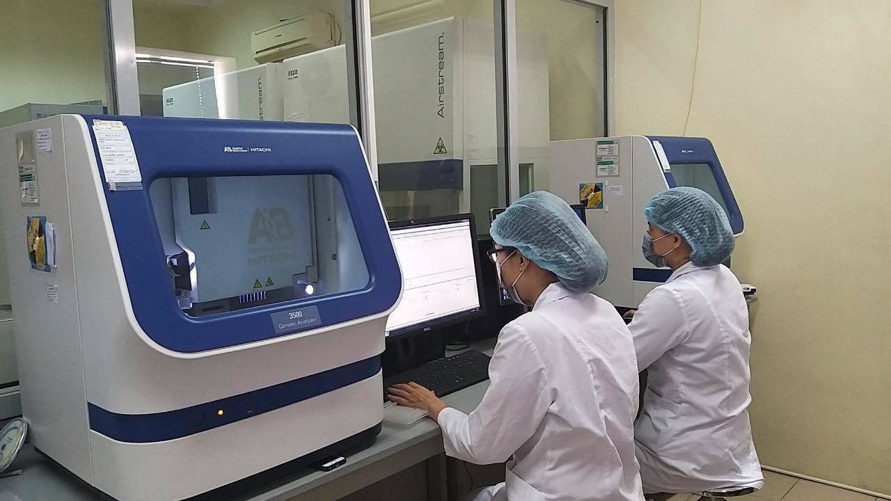 Bi hài chuyện ông bố tới amp;#34;bắt đềnamp;#34; trung tâm xét nghiệm ADN - 1