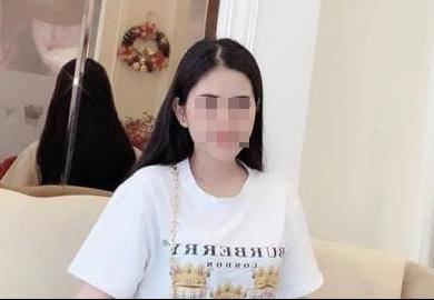 Không cưỡng nổi sức hút của nghề amp;#34;buôn phấn bán hươngamp;#34;, hotgirl hóa thân thành tú bà - 2