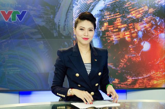 Ăn mặc chỉn chu lên sóng, đâu biết dàn BTV của VTV lại chỉ mang chân đất, dép lê - 3