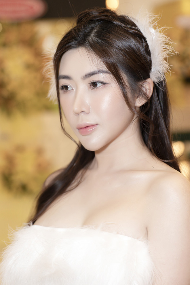 Diễn viên Anh Đức bất ngờ xuất hiện cùng hot girl amp;#34;Anh không đòi quàamp;#34; nổi tiếng một thời - 5