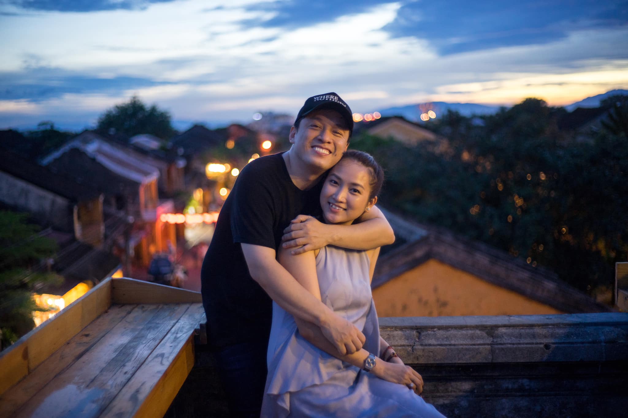 Sao Việt 24h: Loạt ảnh ngọt ngào chứng minh hạnh phúc của Lam Trường và vợ kém 17 tuổi - 1